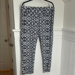 Lulu-B UPF 50 Black & White Ankle Length Capri Pants size XL